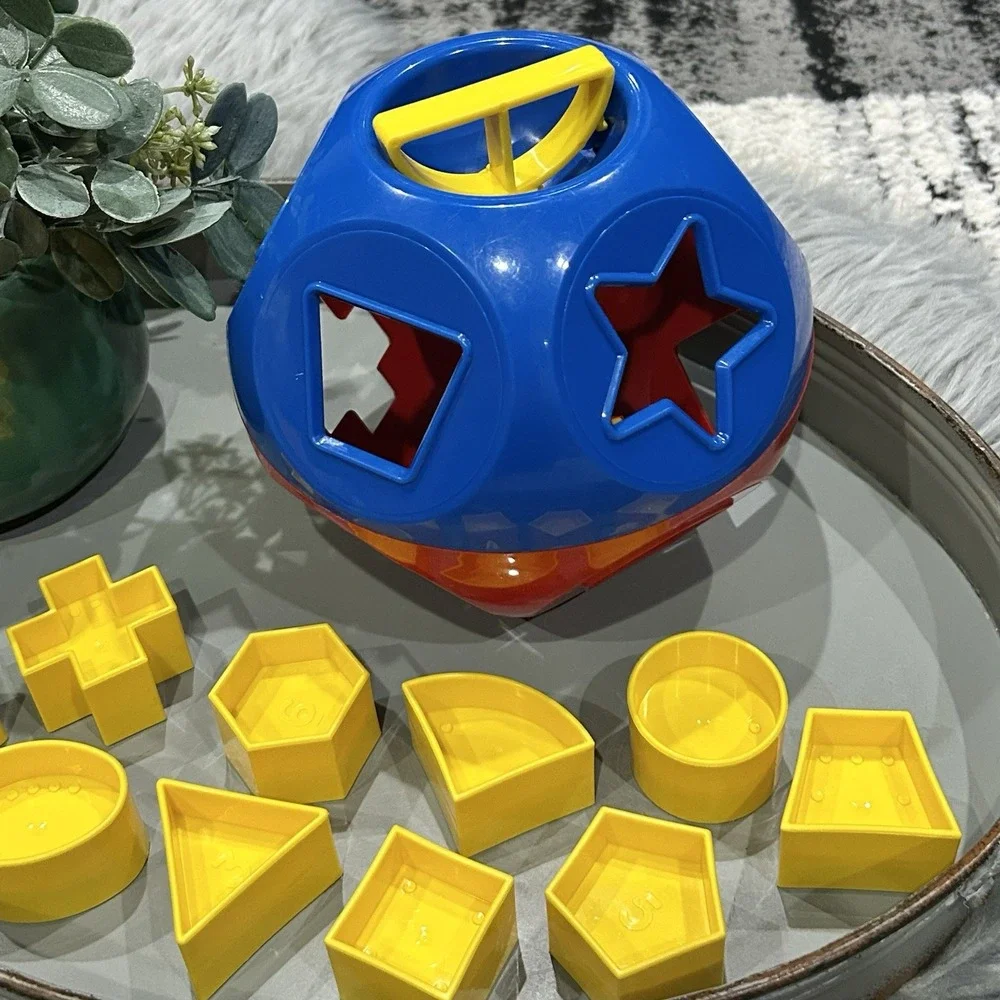Tupperware Vintage Shape O Ball Classic Toy Sorter with 10 Shapes Blue Red